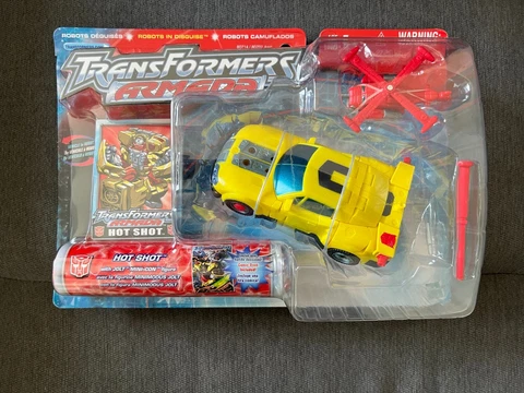 Hasbro Transformers Armada Hot Shot NIB with Jolt Mini-Con Figure and comic book Cover