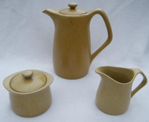 Retro  YAMATO Japan Stoneware  Pottery  Pitcher  Sugar Creamer Mustard Speckled - Picture 1 of 5