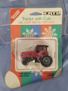 1987 Ertl 1:64 International 7130 Tractor With Cab Christmas Stocking Stuffer - Picture 1 of 3