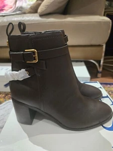 GUESS Dark Brown Leather boots with chain at back - Picture 1 of 5