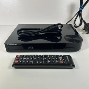 Reproductor de DVD Blu-Ray inteligente de red compacta SAMSUNG BD-F5100 + control remoto y cable HDMI - Imagen 1 de 12