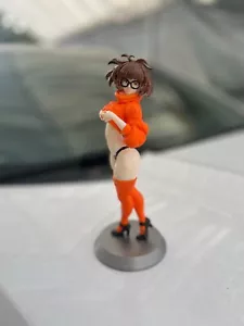 Velma Statue Figure | Scooby Doo 90s Nostalgia Cartoon Velma Statue Figure - Picture 1 of 3