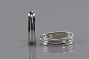 Pendientes de aro de plata esterlina de 30 mm x 20 mm x 7 mm con marco de triple caja - Imagen 1 de 6