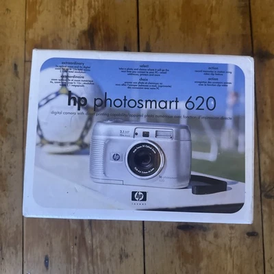 Vintage HP Photosmart HP 812 4MP.  Digital Camera. Free postage wow  - Image 1 of 4