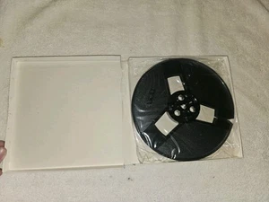 Carrete vacío Akai OEM 7", serie 2, plástico negro de tres ventanas sombreado oscuro - Imagen 1 de 7