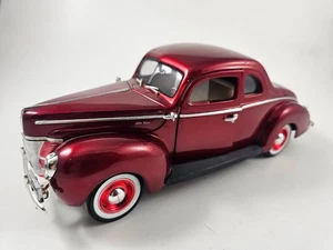 Modellauto 1:18 1940 Ford Sedan - Bild 1 von 6