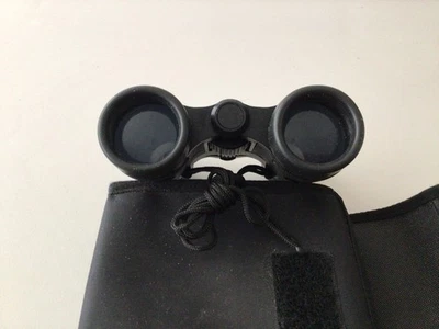 Foster Grant General Purpose Compact Binoculars and Case-2.5 x 25-Good Condition - Image 1 of 4
