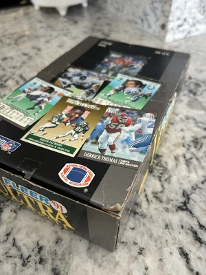1991 Fleer Ultra Team NFL Football 1 Box of 36 Wax Packs - Image 1 of 4