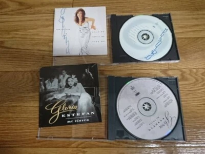 Gloria Estefan CD SET x2  【Mi Tierra】etc. Album set（Used item）Ｓ08041 Bundle Deal - Image 1 of 3