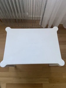 Tavolino Piccolo In Plastica - Foto 1 di 7