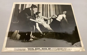 Kay Wheeler 1957 "Rock, Baby, Rock It!" Foto fissa film. 8" x 10" (G) - Foto 1 di 2