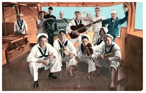 US Navy Crew Band con strumenti sulla nave Edward H Mitchell cartolina - Foto 1 di 2