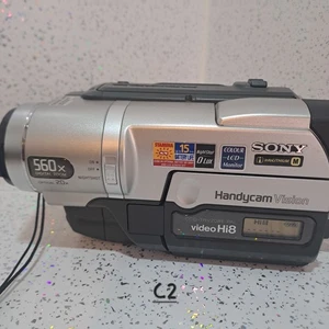 Sony Handycam CCD-TRV218E Camcorder Hi8 Tape 560x Night Vision Camera + Charger - Picture 1 of 21