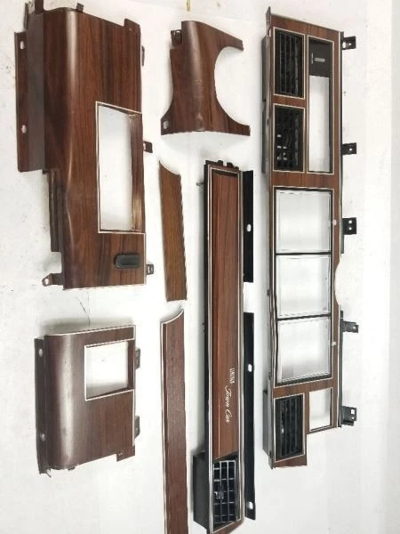 TOWN CAR 1988 tablero bisel 282260 Foto 1 de 4