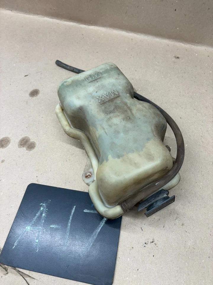 Dodge Truck Ram D150 Mopar 1981-1991 botella de desbordamiento de radiador jarra 4140752 88200 Foto 1 de 4