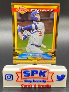 2021 Topps Finest Flashbacks CODY BELLINGER GOLD REFRACTOR 27/50 DODGERS #19 - Bild 1 von 2