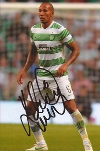 CELTIC * KELVIN WILSON SIGNED 6x4 ACTION PHOTO + COA - Bild 1 von 1