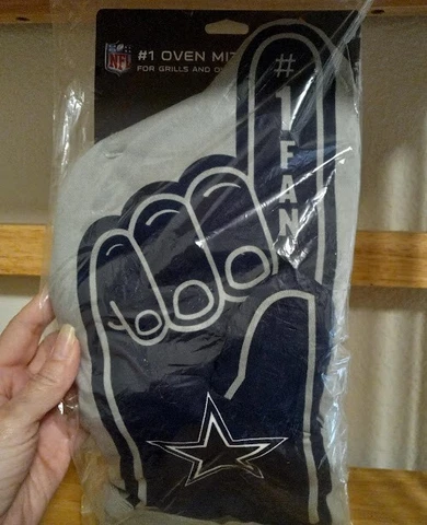 DALLAS COWBOYS #1 FAN OVEN MITT GRILL GLOVE NFL Teams BBQ Cooking Mitt NEW Cover