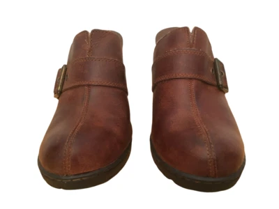 Zueco para mujer Bolo by Born J00826 de cuero marrón sin cordones punta dividida talla 7M/38 Foto 1 de 4