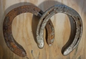 Set of two used horseshoes great for art projects  - Picture 1 of 1