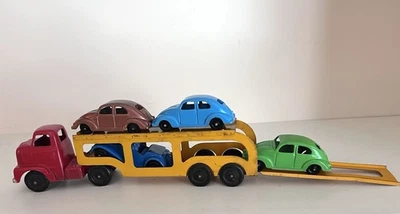 TOOTSIETOY 1960's INTERNATIONAL CAR CARRIER with RAMP & 4 CARS-VG-MUST SEE- HTF! - Image 1 of 4