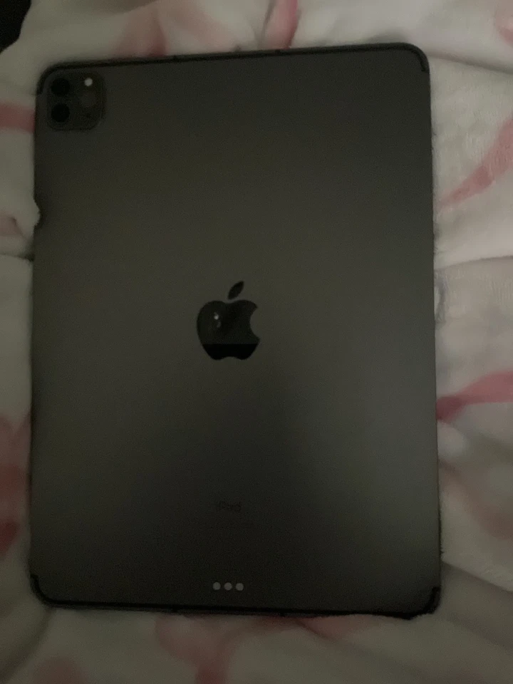 Apple iPad Air (3rd Generation) A2153 64 GB, Wi-Fi   4G, 10.5 in - Space Gray - Image 1 of 2