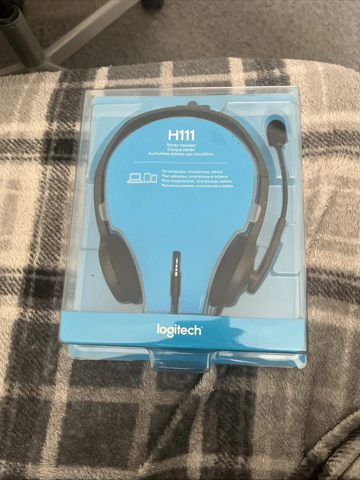 Logitech H111 Wired Headset Stereo Headphones with Noise Cancelling Microphone - Image 1 of 1