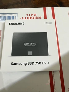 SSD interne 250 Go Samsung 750 EVO MZ-750250 SATA III 2,5'' - Photo 1/5