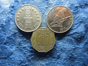 ALGERIA 5 DINARS 1972 dolphin KM105a.2, 1974 stain KM108, 10 DINARS 1981 KM110 - Picture 1 of 2