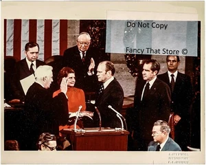 1973 Press Photo: Gerald Ford Sworn in as 40th Vice President, Historic Moment - Picture 1 of 2