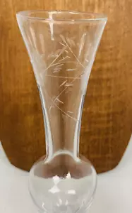 Ausgestellte Knospenvase geätztes Blumenmuster 8", Glas - Bild 1 von 9