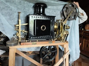 Antique French 35mm cranck film projector J.L. Rodolphe 1900s with BLERIOT Lamp - Photo 1 sur 22