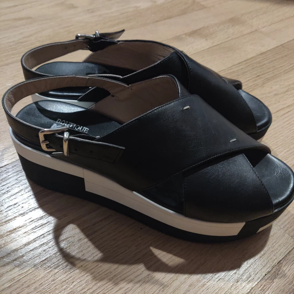 Женские итальянские кожаные королевские сандалии бутик черные и белые размер 39 (8,5-9 США) - Изображение 1 из 4