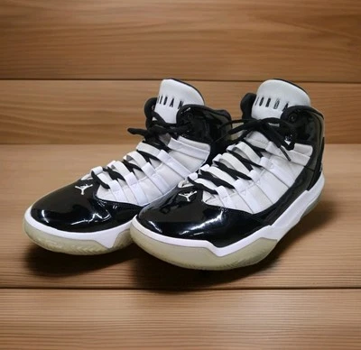 Nike Jordan Max Aura Oreo Black White AQ9084-011 Men's Size 10  - Image 1 of 4