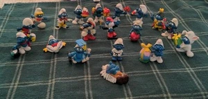 Lot of 19 Vintage Smurfs Schleich Peyo 1978-1981 Figurines - Picture 1 of 24