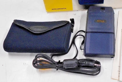 Excellent and fully working Nikon Coolpix E300 300 first Nikon digital camera! - Bild 1 von 4