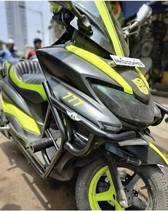 SUZUKI BURGMAN 125 CRASH GUARD - Picture 1 of 5