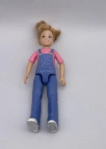 Casa de muñecas Fisher Price Loving Family NIÑA RUBIA con PECAS adolescente con mono jinete - Imagen 1 de 4