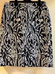 Givenchy NWT $1240. Black White Floral Skirt US 6. F40. Authentic - Picture 1 of 4