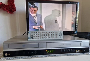 LG V180 DVD VHS VCR Videorekorder Player mit Fernbedienung - Foto 1 di 16