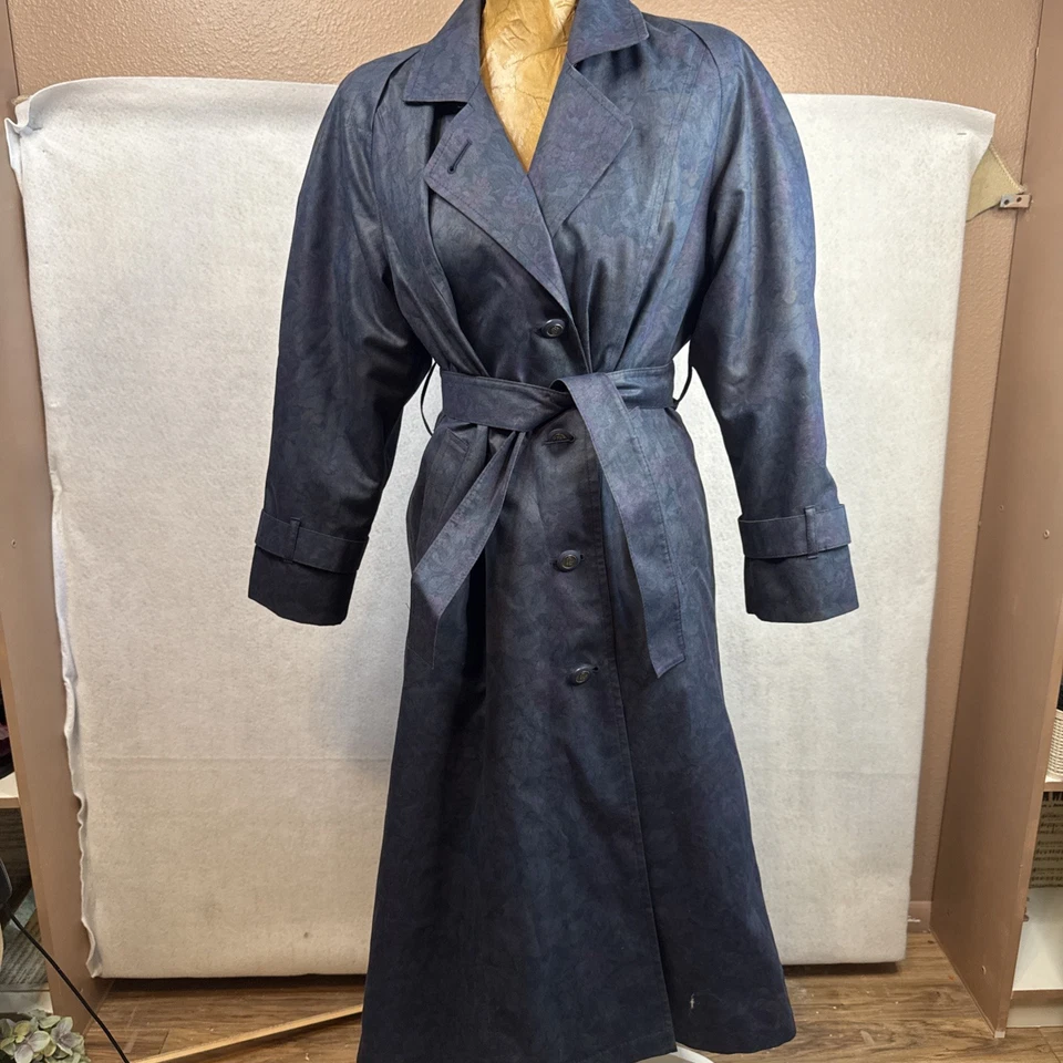 Vintage  Women’s size 4 Petite London Fog Trench Coat Blue Purple Floral Jacket - Image 1 of 4
