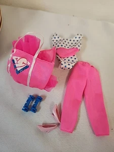 VTG 1989 Barbie & the All Stars  Aerobics #9099 Skirt/Bag Bodysuit Pants Heels + - Picture 1 of 9