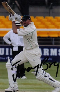 IRELAND: JEREMY BRAY SIGNED 6x4 TEST ACTION PHOTO - Picture 1 of 1