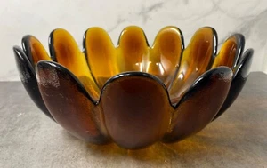 Ciotola vintage Indiana vetro Amberina Lotus Luau MCM marrone ambra MCM 12 petali 11" - Foto 1 di 5