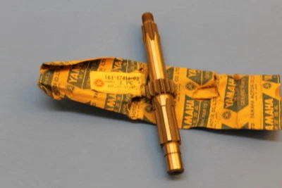 NOS Yamaha Main Axle 1967 YL2 1970-1971 G6 1972 G7 164-17411-03 - Image 1 of 4