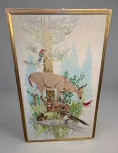 Vintage XL Crewel gerahmtes Wandbild 24 x 39 Zoll Hirsch Rehkitz Specht Wald Geflügel Eichhörnchen - Bild 1 von 18