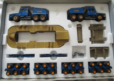 CORGI SCAMMELL CONTRACTOR x 2 BOGIE TRAILER/LOAD - PICKFORDS SCALE 1:50 No 18002 - Image 1 of 4