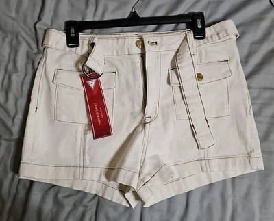 Pantalones cortos Guess blancos talla 30 Foto 1 de 4
