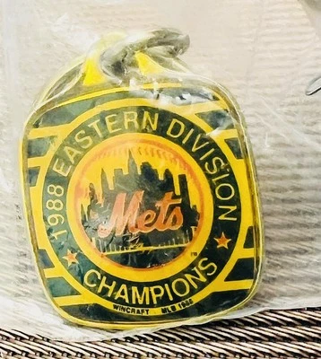 1988 New Yorks Mets Eastern Division Champions MLB Baseball Logo Keychain RARE - Image 1 of 3