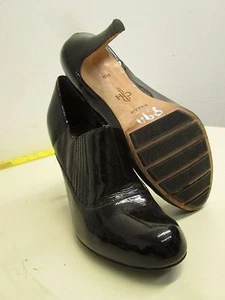 Cole Haan Patente Cuero Negro Botín Tacones Talla 8 1/2 B Usado en Excelente Condición - Imagen 1 de 6